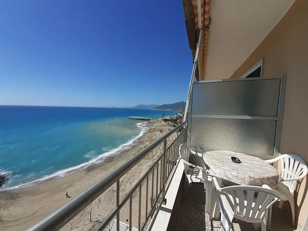Apartmán Attico Sul Mare Con Balcone Sulla Spiaggia E Terrazza Solarium Di 25 Mq Pietra Ligure
