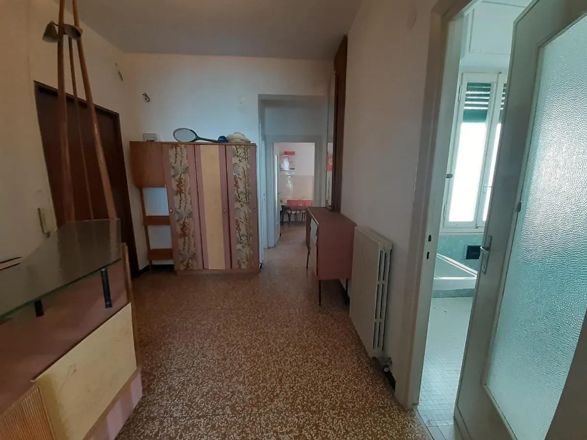 Attico Sul Mare Con Balcone Sulla Spiaggia E Terrazza Solarium Di 25 Mq Pietra Ligure