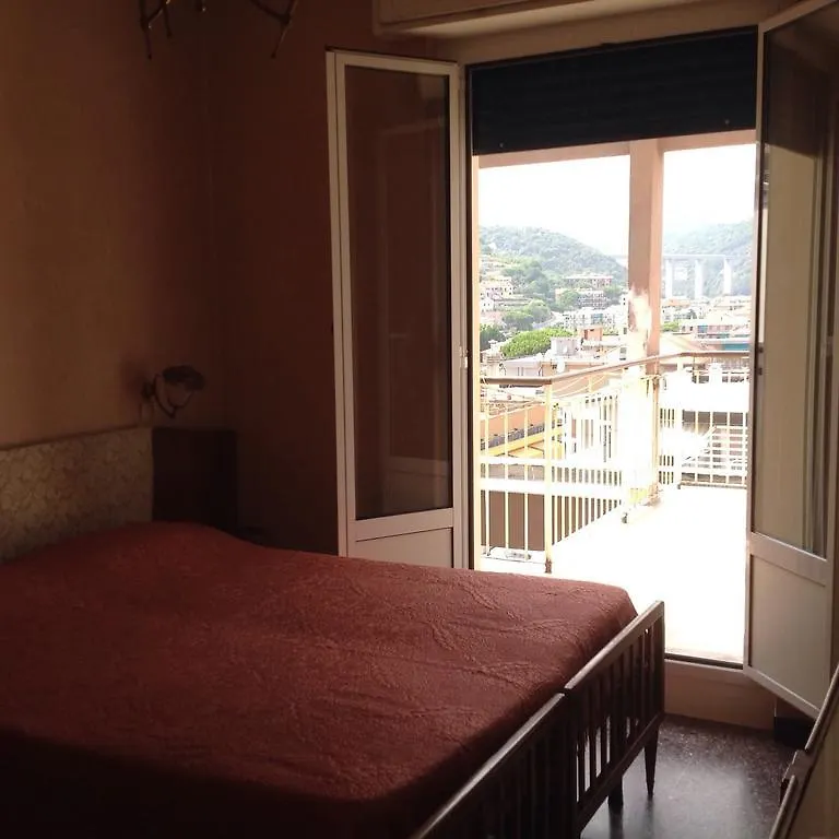 Attico Sul Mare Con Balcone Sulla Spiaggia E Terrazza Solarium Di 25 Mq Pietra Ligure 0*,  Itálie