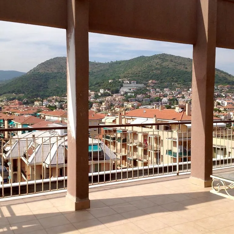 Attico Sul Mare Con Balcone Sulla Spiaggia E Terrazza Solarium Di 25 Mq Pietra Ligure Itálie
