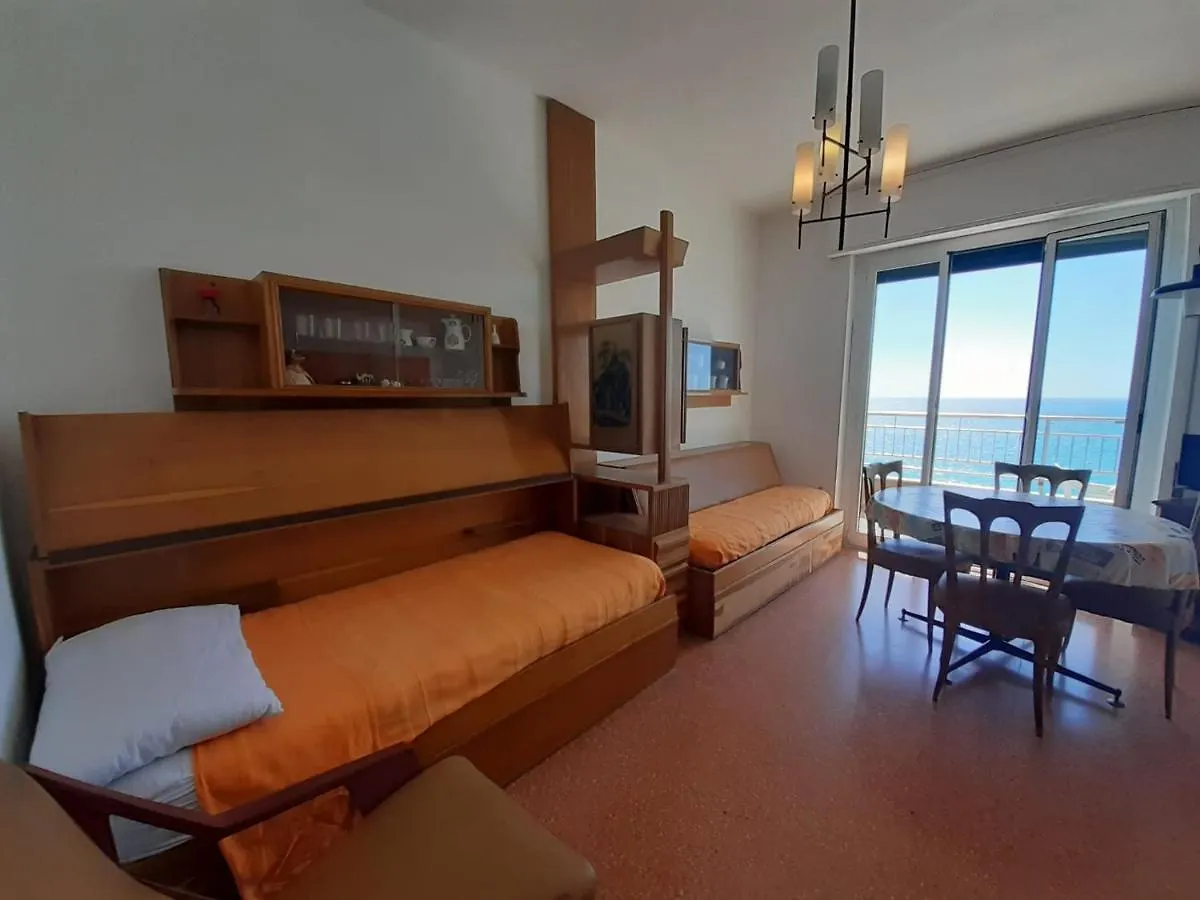 Attico Sul Mare Con Balcone Sulla Spiaggia E Terrazza Solarium Di 25 Mq Italy