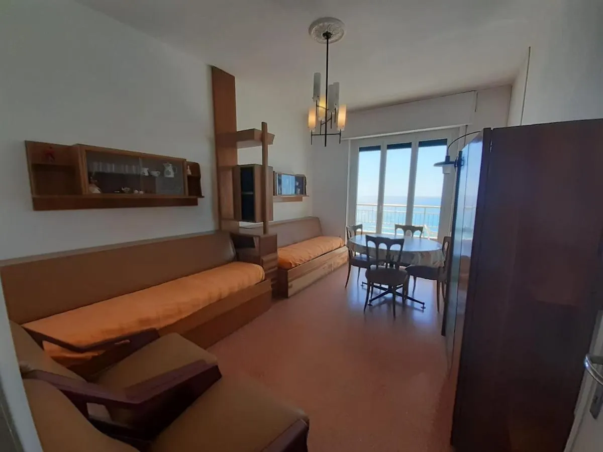 Attico Sul Mare Con Balcone Sulla Spiaggia E Terrazza Solarium Di 25 Mq 0*, Pietra Ligure Italy